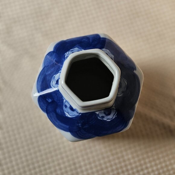 Vintage Chinese Hexagonal Porcelain Vase -‎ Great Condition - Picture 4 of 10